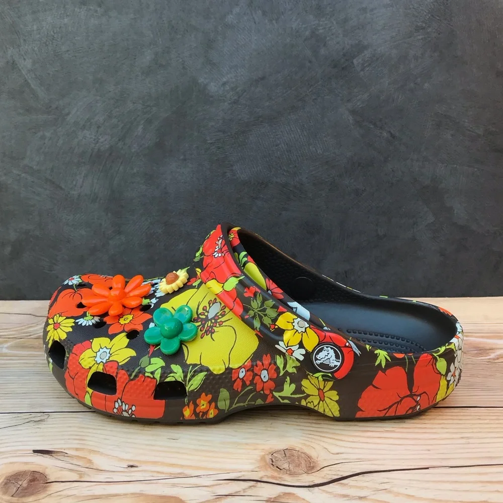 Crocs Classic Retro Floral Clog - Picture 5 of 16